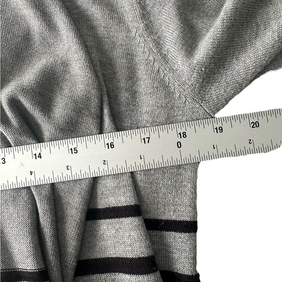 Cable & Gauge L gray & black striped long sleeve open-front cardigan - Picture 10 of 10